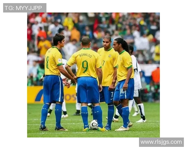 80年代足球传奇球星合影 回顾辉煌岁月与经典瞬间